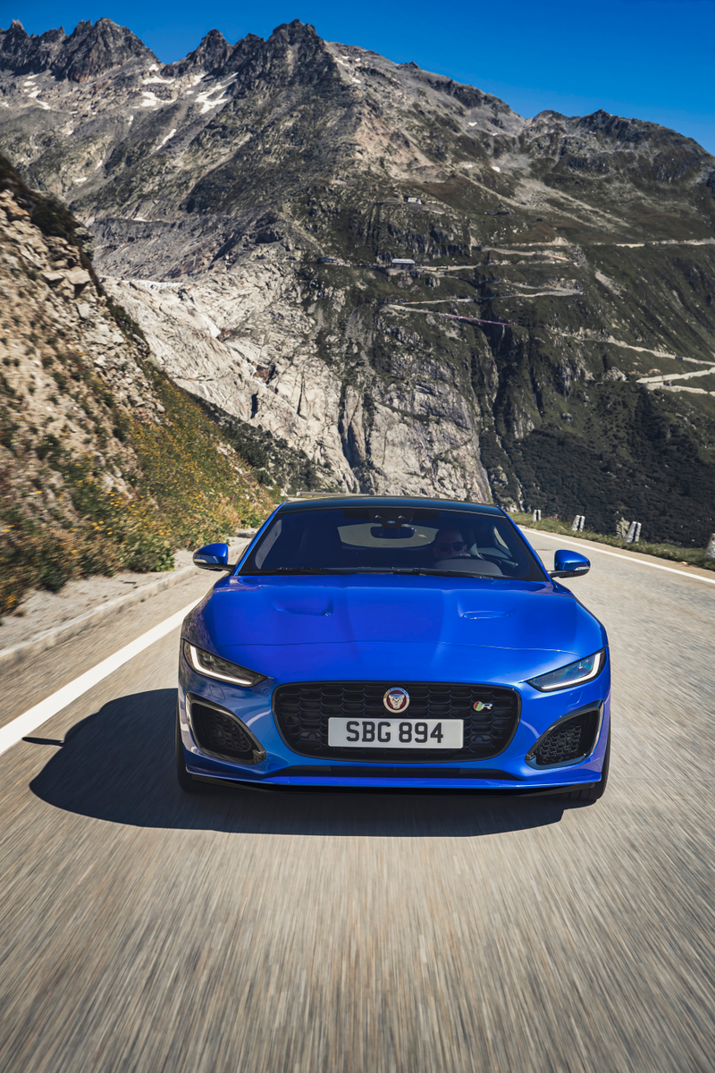 Illustration for article titled The Facelifted 2021 Jaguar F-Type Got A Whole Lot Meaner